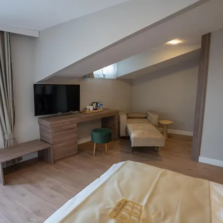 Kemer Istanbul Airport Hotel *